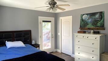 2 bedrooms, iron/ironing board, WiFi, bed sheets