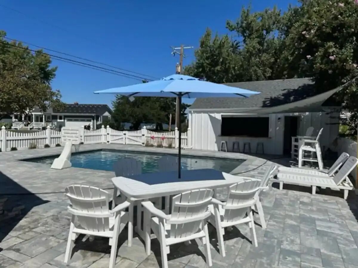 Family friendly with a Pool and Game Room.  Convenient Location with a view.  