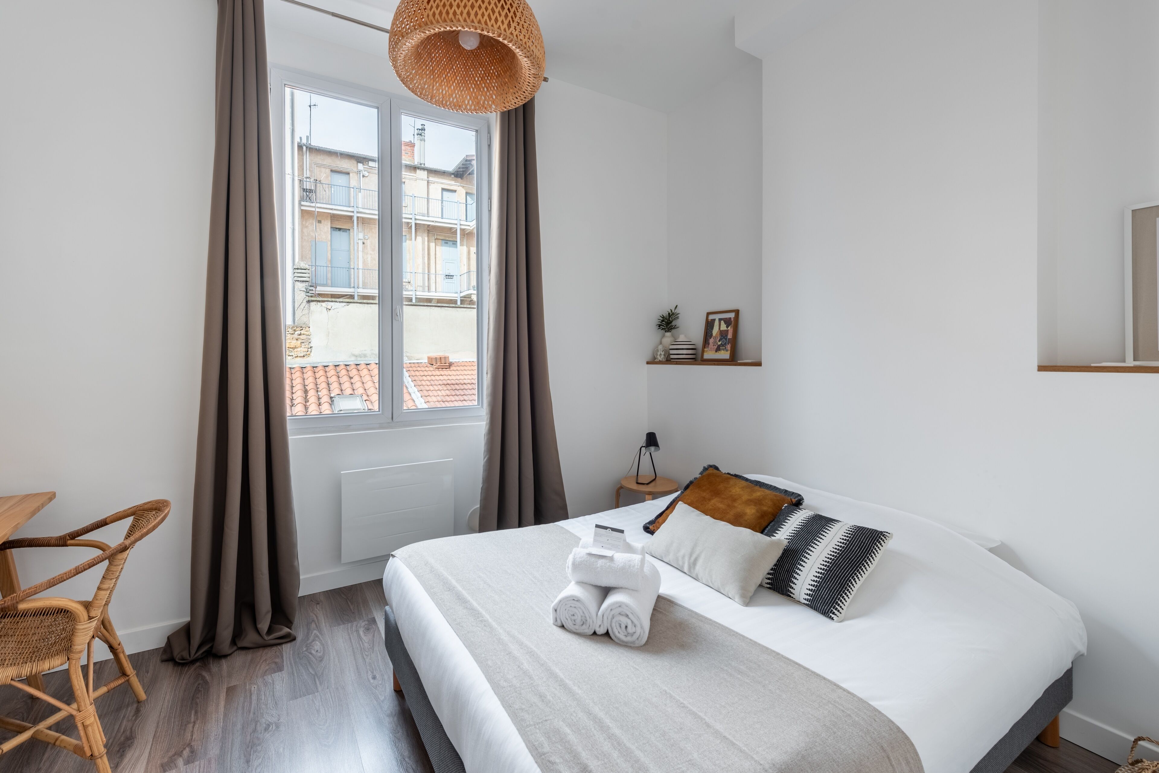 2 chambres, fer et planche à repasser, Wi-Fi gratuit, draps fournis