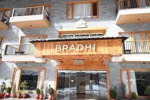 مدخل المنشأة