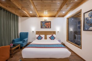 Superior Room, Balcony, River View | Individually furnished, laptop workspace, blackout drapes, soundproofing - Bradhi - Riverside Resort Jibhi (Banjar)