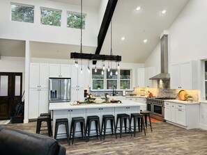 Fridge, microwave, oven, stovetop - Ultimate Group Getaway: Swimming Pool, Game Room, Bocce & Mountain Views! (Murphys)