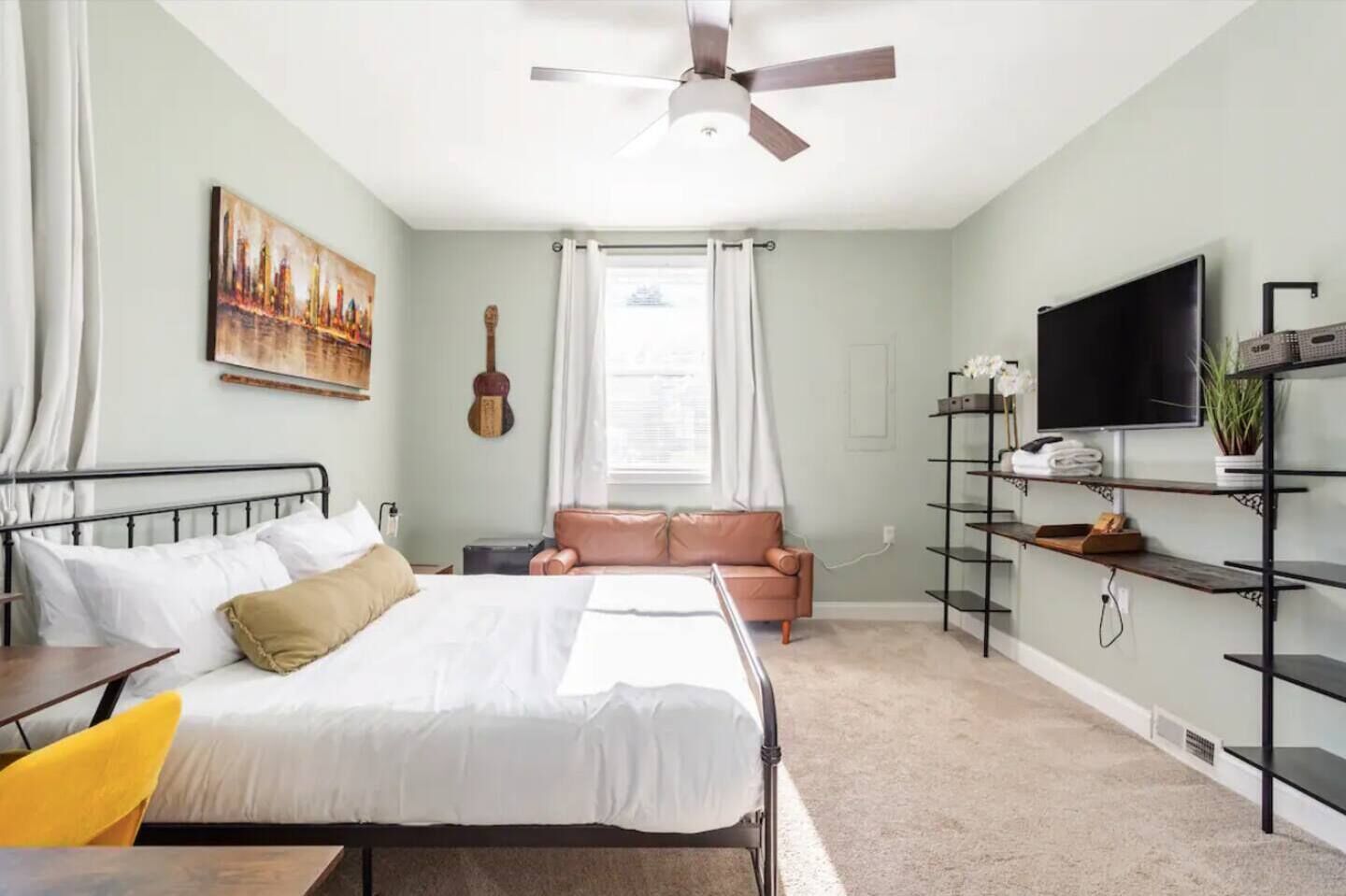 Roam the City, Relax at Home: Best of Both Worlds