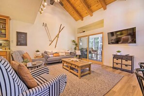 Una Smart TV, una chimenea