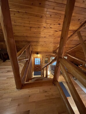 Interior - Beautiful log cabin with all the creature comforts of home. Private fishing lake (Lawrence)