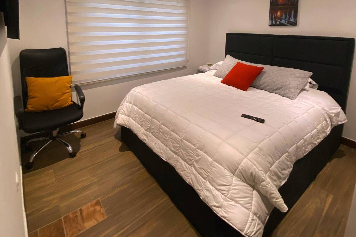 Copriletto in piuma, materassi Select Comfort, cassaforte in camera