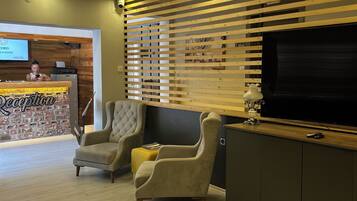 Coin salon dans le hall