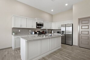Private kitchen - Enchanted Vista Retreat  (El Paso)