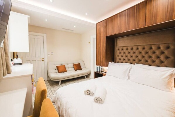 1 bedroom, iron/ironing board, free WiFi, bed sheets