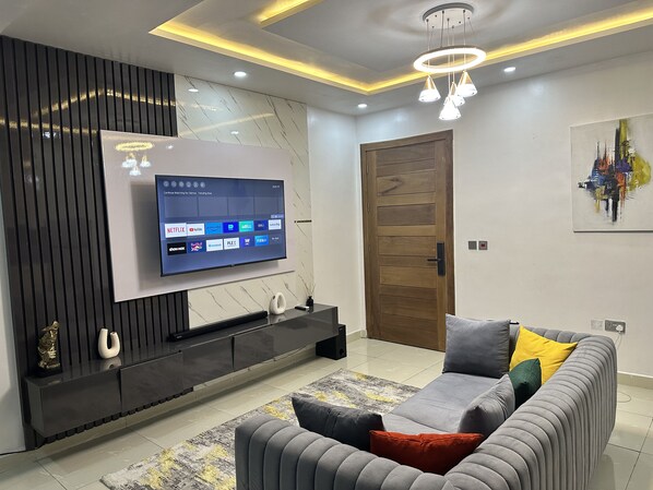 Living area - Luxury 1 bed apartment with swimming pool (Lagos)