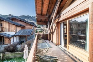 Outdoor dining - 250m from ski lifts, 1st floor, terrace, parking, tv, ski locker, 107m², Morzine (Morzine)