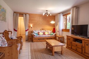 Living area - 250m from ski lifts, Ground floor, terrace, parking, tv, ski locker, 66m², Morzine (Morzine)