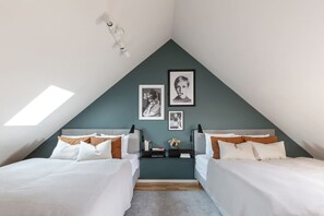 3 bedrooms, iron/ironing board, travel crib, WiFi