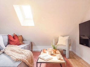 TV - TurnKey | Republic Sq. Duplex I – with Terrace (Praha 1)