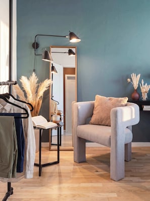 Interior - TurnKey | Republic Square Apartment III (Praha 1)