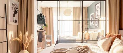 2 habitaciones, tabla de planchar con plancha, wifi y ropa de cama