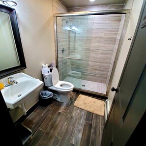 Handtücher, Toilettenpapier