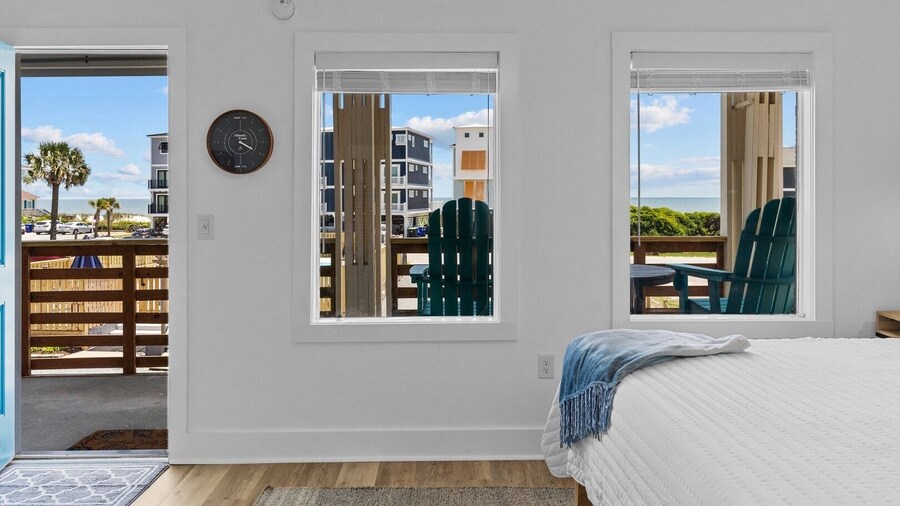 The Beach House Motel & Suites