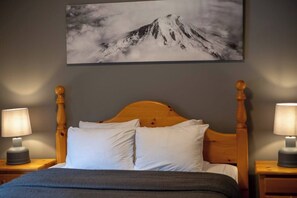 3 bedrooms, iron/ironing board, travel cot, free WiFi