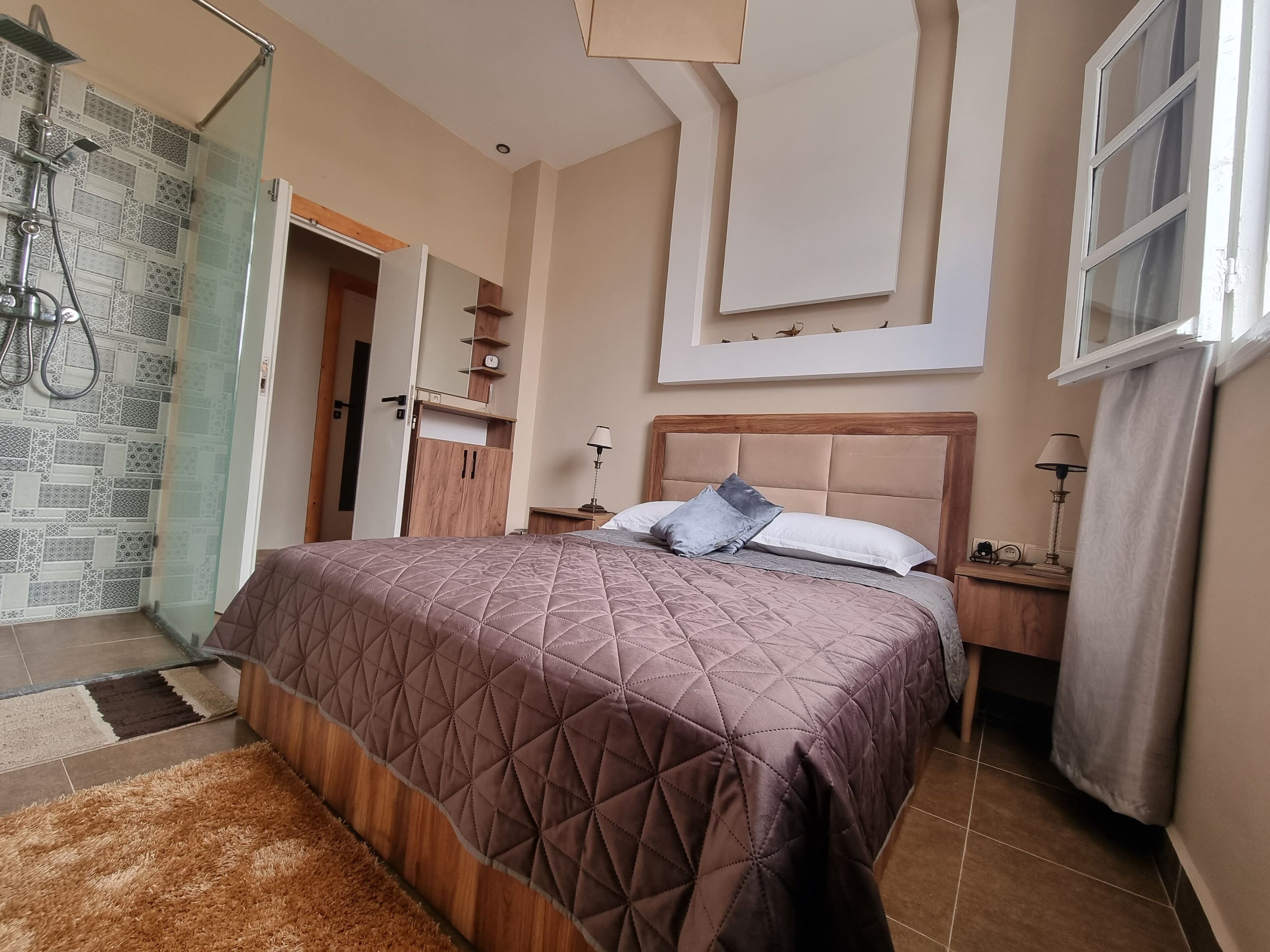 2 chambres, fer et planche à repasser, Wi-Fi, draps fournis