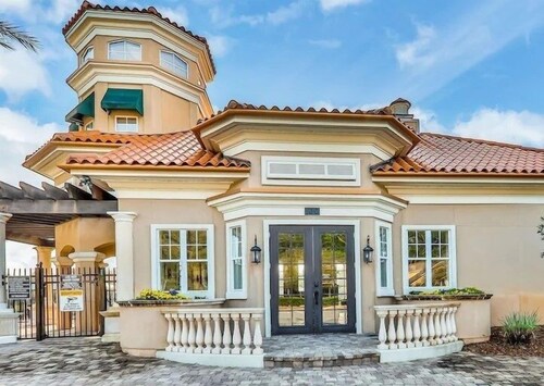 Exquisite Waterfront Retreat - Pet Friendly by RedAwning