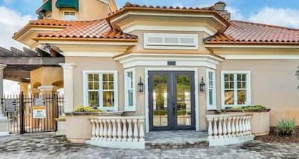 Exquisite Waterfront Retreat - Pet Friendly by RedAwning