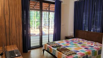 2 bedrooms, desk, iron/ironing board, free WiFi
