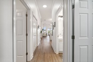 Interior - Off Season Deal - Beautiful, Modern Chic, Mins 2 Beach, Seaside, 4 Bikes, Pool (Santa Rosa Beach)