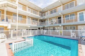 Outdoor pool, a heated pool