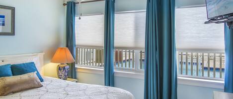 3 bedrooms, iron/ironing board, travel cot, free WiFi