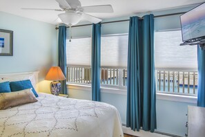 3 bedrooms, iron/ironing board, travel cot, free WiFi - Large beach front/pool side condo 3bedroom 2bath Summer Sands in Wildwood Crest. (Wildwood Crest)