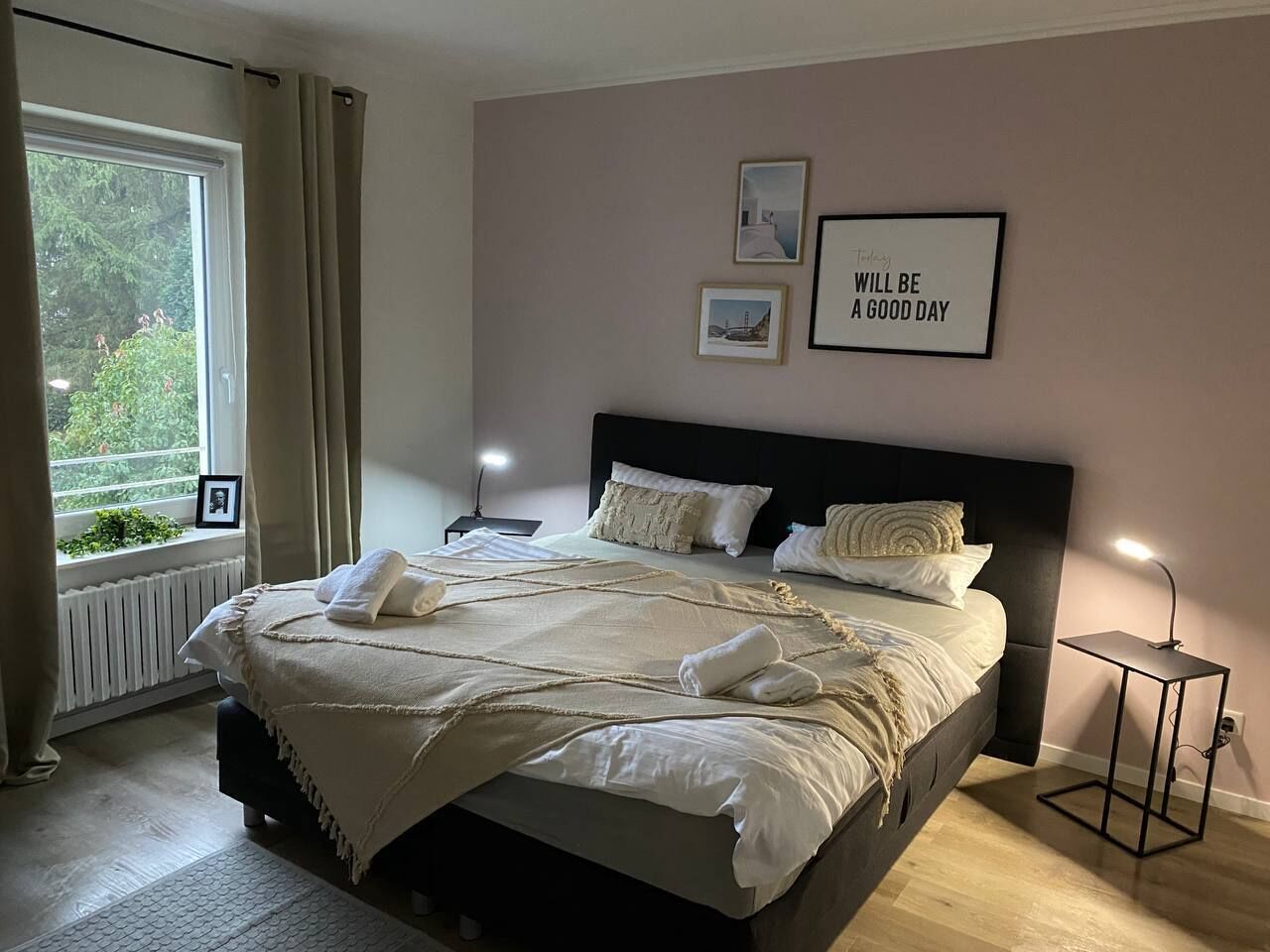 3 Schlafzimmer, Schreibtisch, Bügeleisen/Bügelbrett, Reisekinderbett