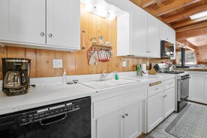 Private kitchen - Kapers (Big Bear Lake)