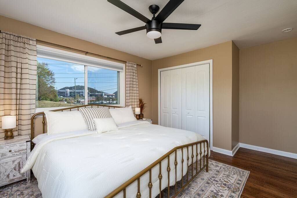 3 bedrooms, iron/ironing board, free WiFi, bed sheets