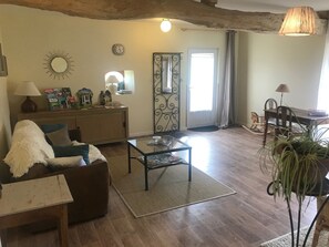 Interior - La Maison de Charlotte (Amberre)