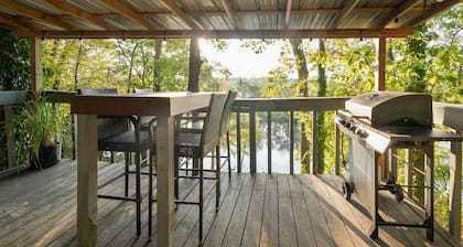 Piney Woods A-Frame on Lake DâArbonne