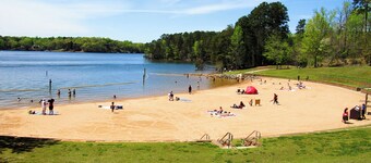 Sandy Beach, 2 King Suites, Game Rooms & Views!