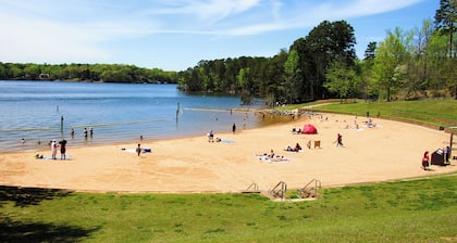 Sandy Beach, 2 King Suites, Game Rooms & Views!