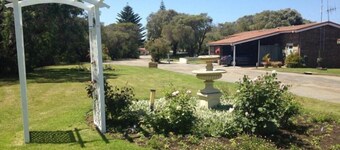 2 Bedroom Family Extra Chalet Emu Beach