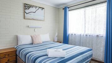 2 slaapkamers, een strijkplank/strijkijzer, reisbedje, gratis wifi