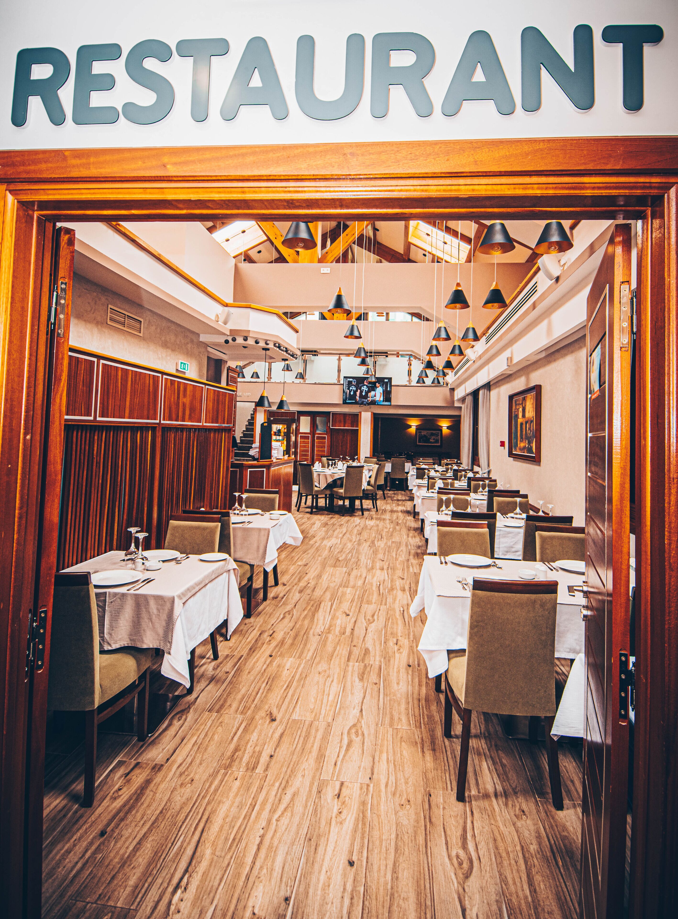 Lunch and dinner served