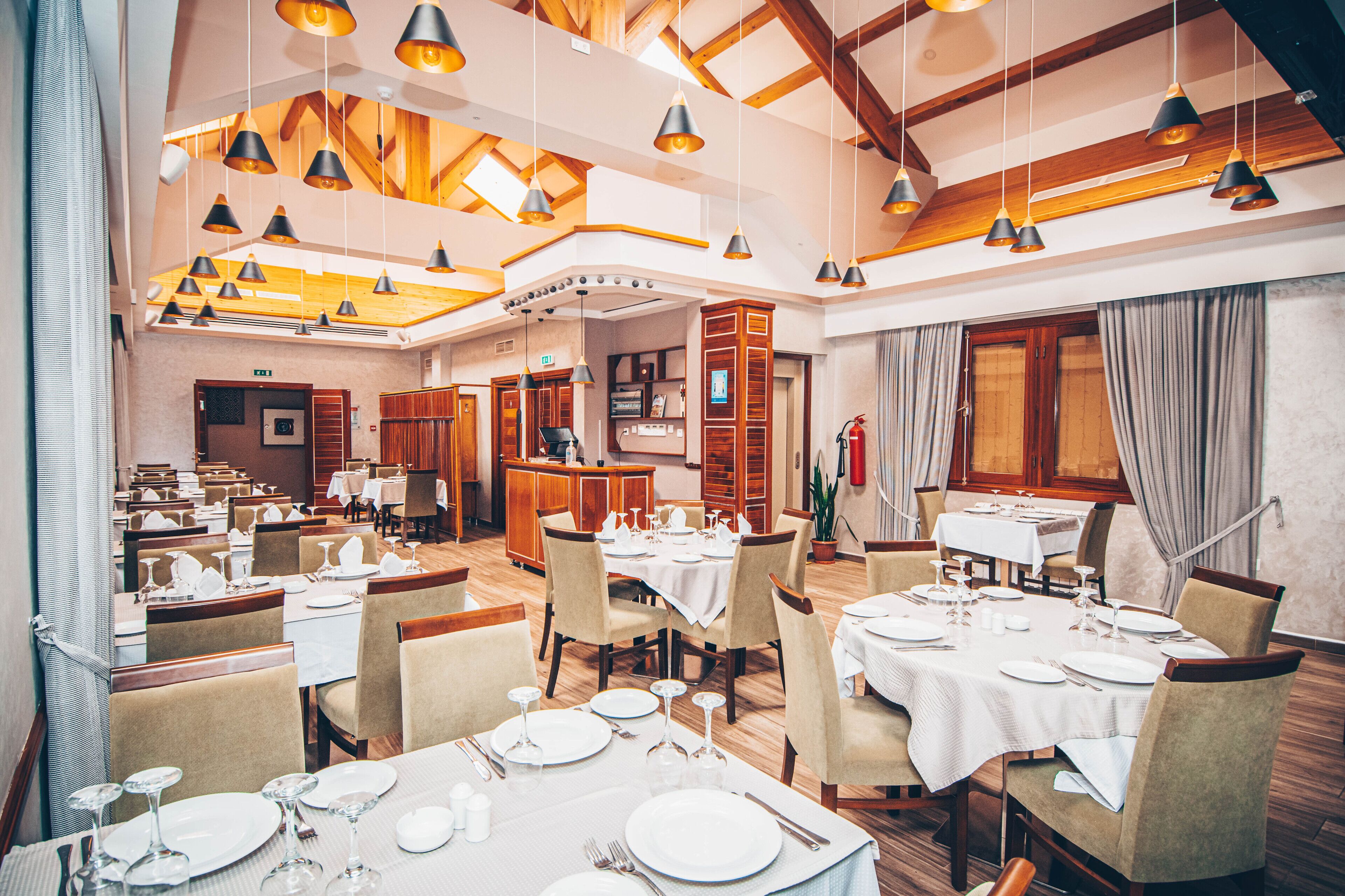 Déjeuner et dîner servis sur place