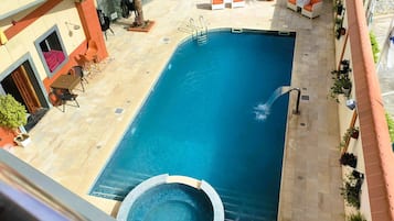 Suite Sénior, plusieurs lits | Literie de qualité supérieure, matelas Select Comfort, minibar