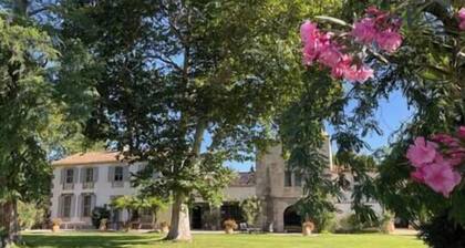 Mas des Bécasses -160 ha en Provence- 22 personnes