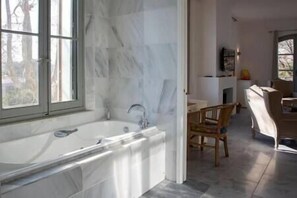 Interior - Mas des Bécasses in Provence 22 pax (Arles)