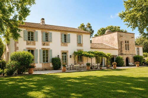 Mas des Bécasses in Provence 22 pax