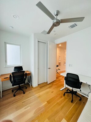 Interior - Cozy Townhome In East Austin With A Dedicated Workspace - Central To Key Spots! (Austin)