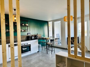 Fridge, microwave, oven, dishwasher