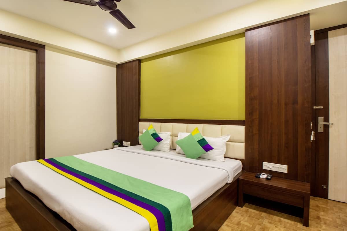Standard Double Room, Non Smoking | In-room safe, iron/ironing board, bed sheets