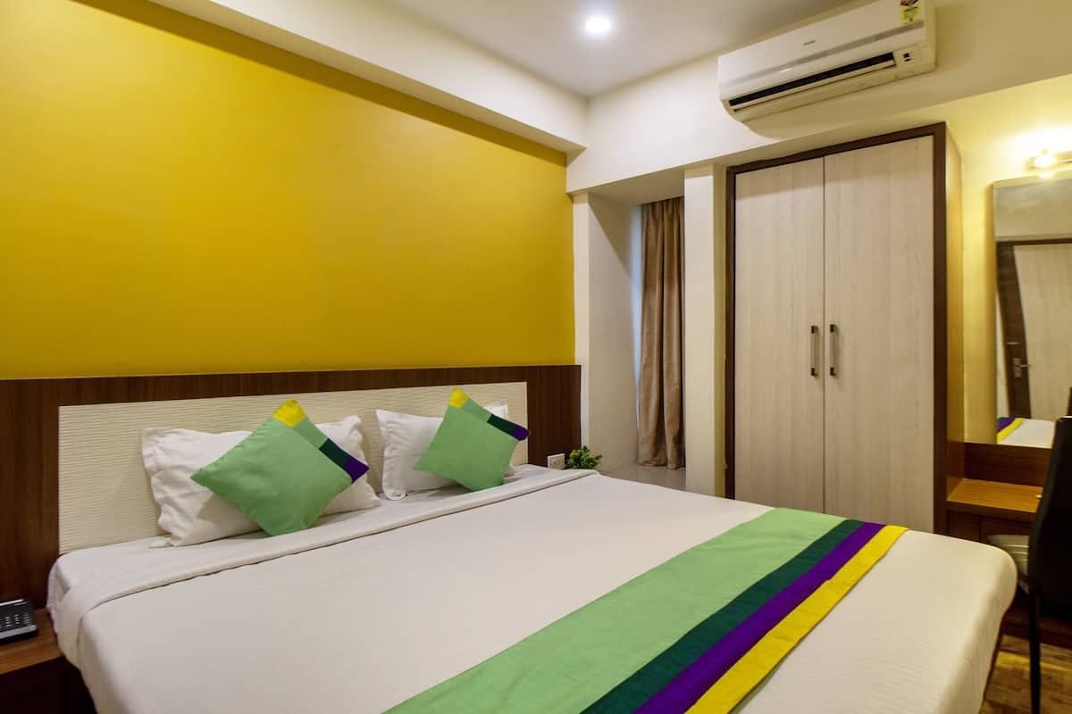 Economy Double Room, Non Smoking | In-room safe, iron/ironing board, bed sheets